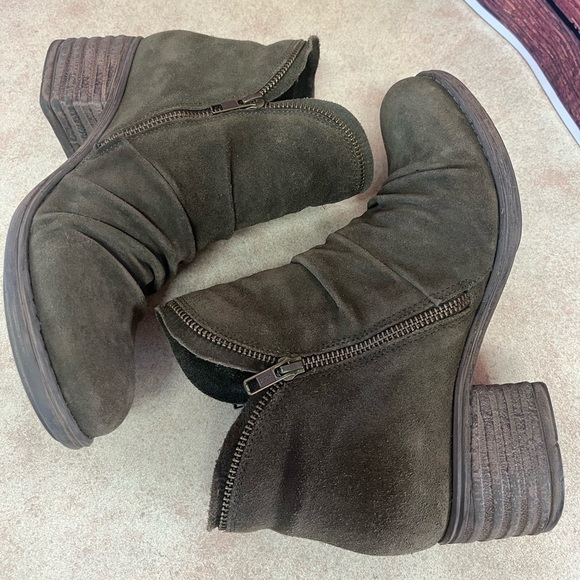 Miz Mooz Suede Grover Ruched Scrunchy Forest Green Side Zip Ankle Bootie - Picture 9 of 14